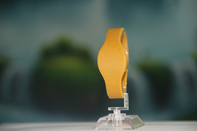 门禁卡在那里配？？？？？