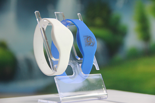 id硅胶腕带保；；；；；ぬ滓妆湫，，你找到它不回弹的缘故原由了吗？？？