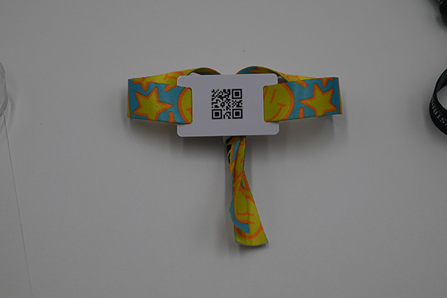 主顾为什么找澳门8858cc永利智能腕带公司来定制医院就诊腕带呢？？？？