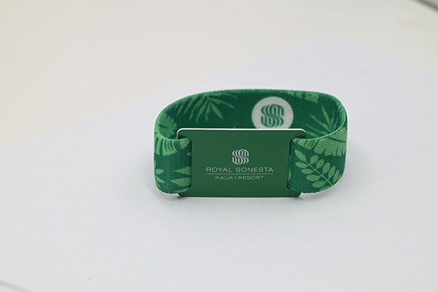 和接触式IC卡相比，，，，，，非接触式卡有什么样的优点？？？？？？